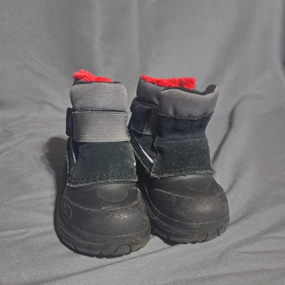 The North Face Toddler Sz‎ 6 Alpenglow II Snow Boots Black Red Lining Waterproof